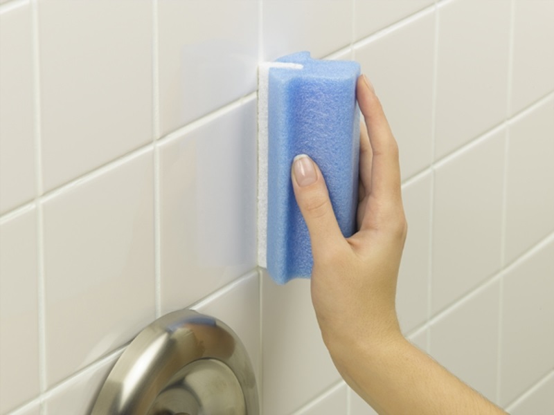 step-by-step-instructions-to-remove-mold-and-mildew-from-bathroom-tile