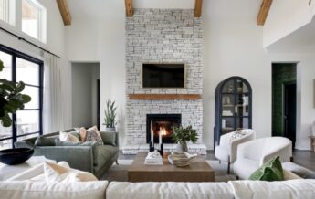 When Is the Right Time to Hire an Interior Designer for Your Living Room Renovation Project?