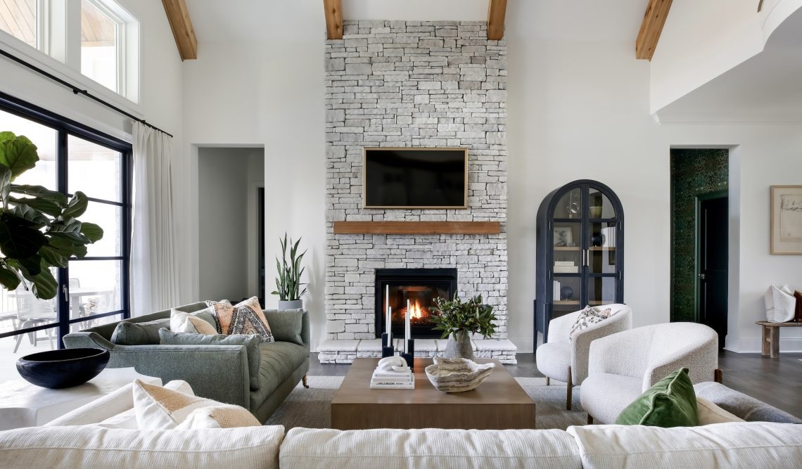 When Is the Right Time to Hire an Interior Designer for Your Living Room Renovation Project?